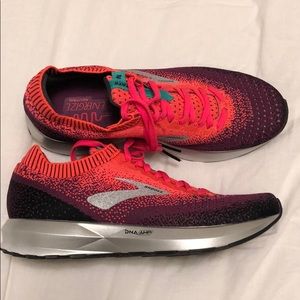 Brooks levitate 2 - never worn